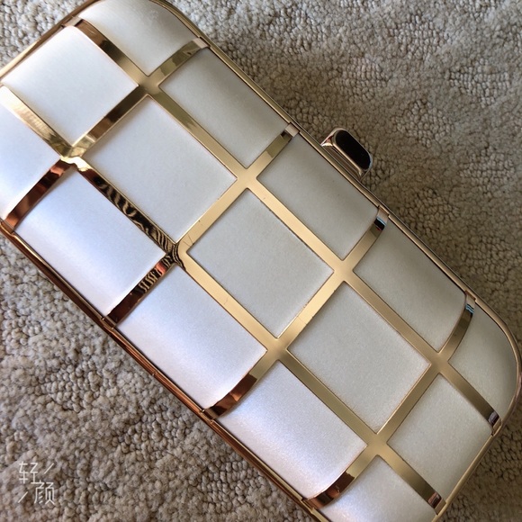 Handbag - Picture 1 of 3